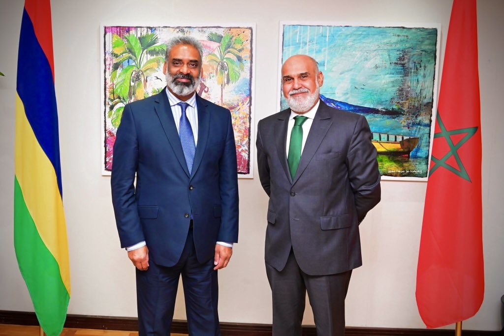 MarocAmb's tweet photo. #Morocco #Mauritius delighted to have met with Minister #Maneesh #Gobin. Warm welcome and constructive exchange on 🇲🇦 🇲🇺 relations. https://t.co/a8TapgMHzy
