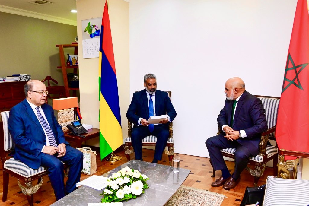MarocAmb's tweet photo. #Morocco #Mauritius delighted to have met with Minister #Maneesh #Gobin. Warm welcome and constructive exchange on 🇲🇦 🇲🇺 relations. https://t.co/a8TapgMHzy