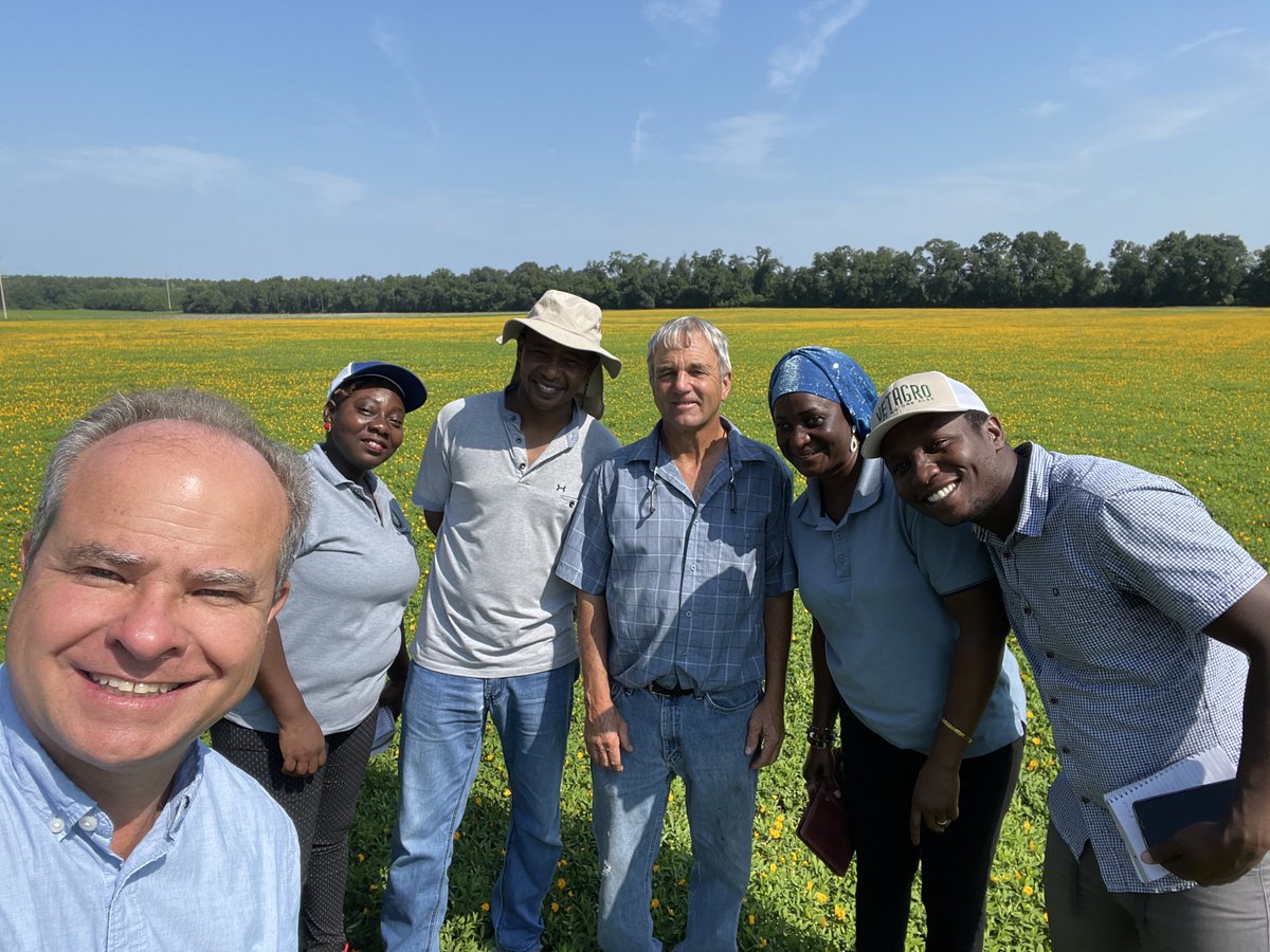 dubeux's tweet photo. Busy morning four our USDA Fellows! Thanks to Larry Ford and Bill Conrad for hosting us at their farms, and to Camila Souza for demonstrating in the lab the soil-test biological activity! ⁦@UF_IFAS⁩ ⁦@UFIFASAgronomy⁩ ⁦@nutridairy⁩ ⁦@UF_IFAS_GFSI⁩ https://t.co/ISoH7qDded