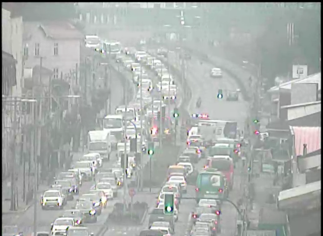 TTILosLagos's tweet photo. 🔴⚠️ AHORA #Osorno: colisión vehicular en Av. República, pista al oriente altura Por La Razón o La Fuerza. Tránsito regulado y unidades de emergencia trabajando en lugar, precaución conductores. #RahueBajo https://t.co/K2wzfGo2Mp
