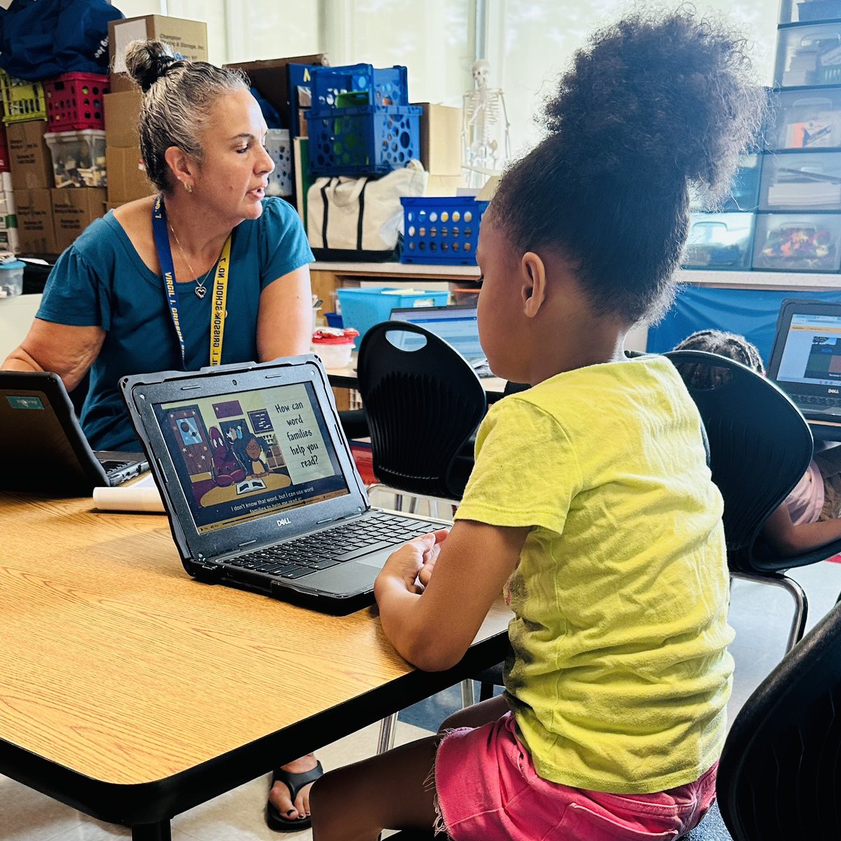 RCSDNYS's tweet image. Discovering and achieving…and so much more. Summer Learning keeps students engaged through hands-on activities (even during lunch) with caring educators in focused spaces. #NationalSummerLearningWeek #ONERCSD