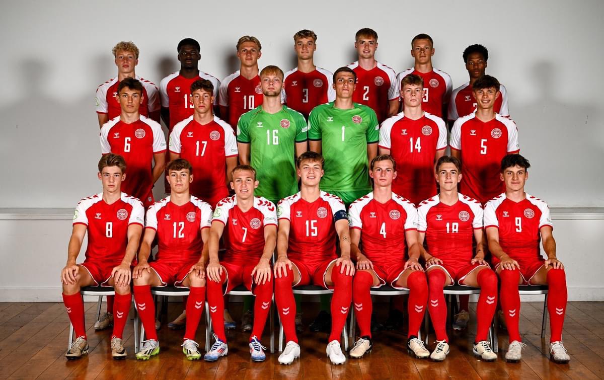 janmunkmichele's tweet photo. Dette team skal få Danmark til U19 EM finalen og U20 VM 2025 i Chile. https://t.co/zgGoQ4lqoI