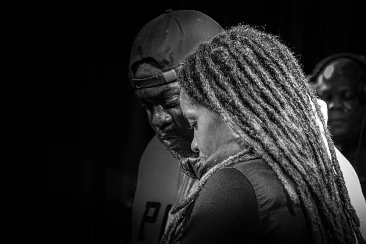 DmcPhotograph's tweet photo. Focus On The Groove HOUSE édition 

Le Point Fort Aubervilliers 

@focusonthegroove

@joseph_go
@nathalie.athanassiou 

#dance #dancers #house #housemusic #housedance #battle #battlehouse #art #culture #paris #pointfortaubervilliers #aubervilliers #street #streetart #housebeats https://t.co/OactdaZJNe