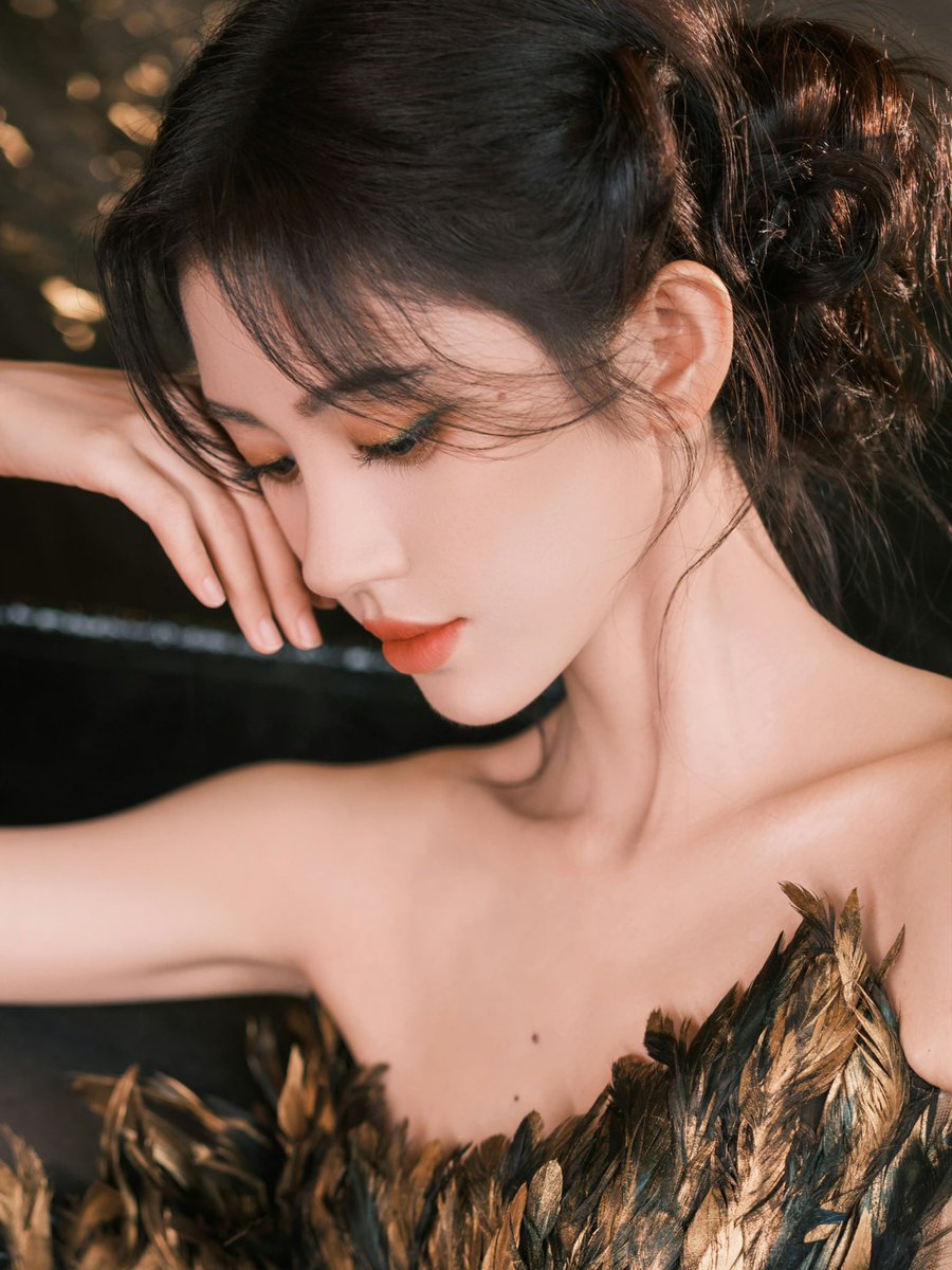 JuJingyi_th's tweet photo. 20240710|| 鞠婧祎Office Weibo Update♡︎ 

꒰Trans🍊꒱
ผ่านรุ��งอรุณ ผ่านภูเขาสายน้ำลำธาร
ปลุกความฝันที่ไม่มีวันสิ้นสุด จุดประกายแห่งอิสรภาพ @จวีจิ้งอี 

#鞠婧祎 #JUJINGYI #จวีจิ้งอี https://t.co/VDIaC1vXJs