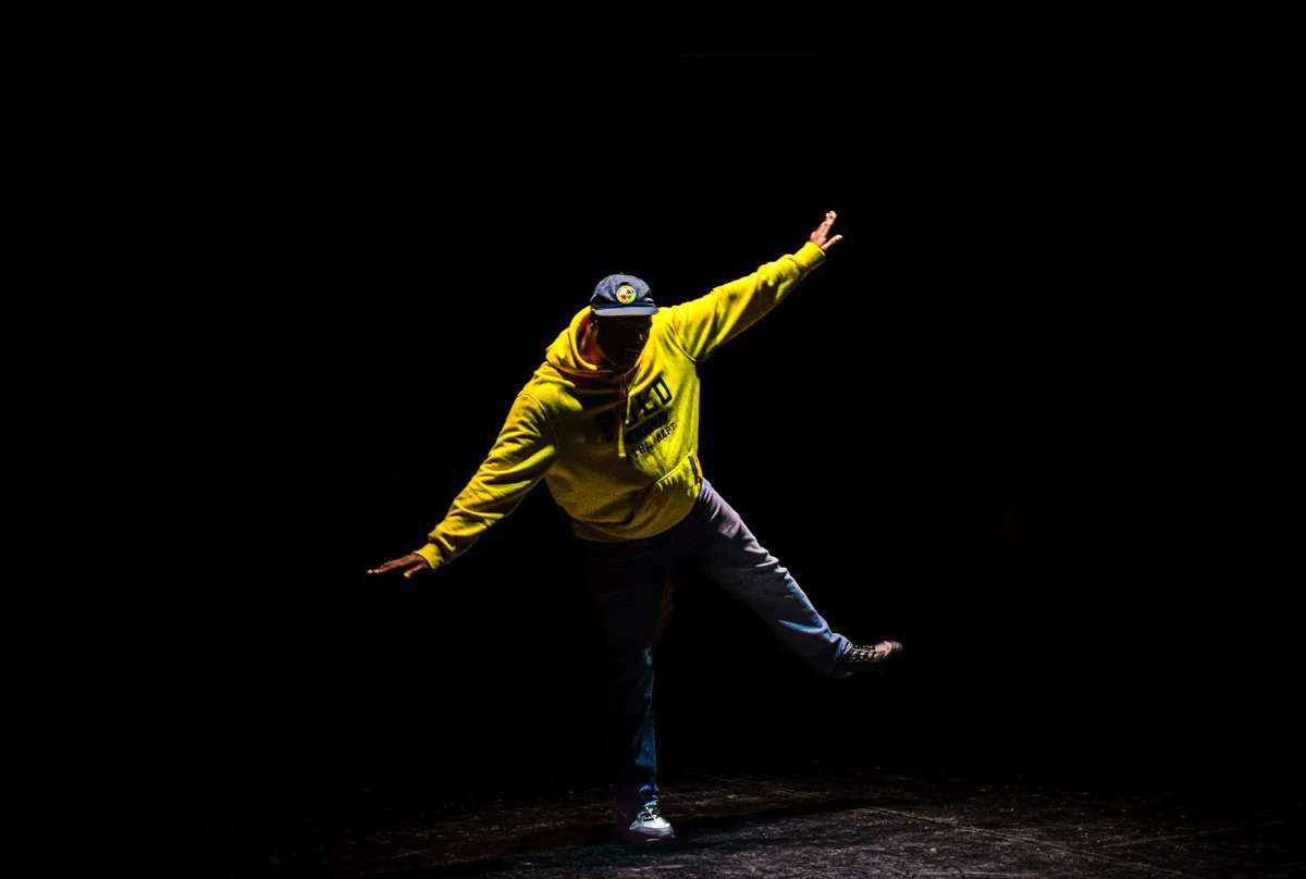 DmcPhotograph's tweet photo. Focus On The Groove HOUSE édition 

Le Point Fort Aubervilliers 

@focusonthegroove

@joseph_go
@nathalie.athanassiou 

#dance #dancers #house #housemusic #housedance #battle #battlehouse #art #culture #paris #pointfortaubervilliers #aubervilliers #street #streetart #housebeats https://t.co/oJzi2nfoxI