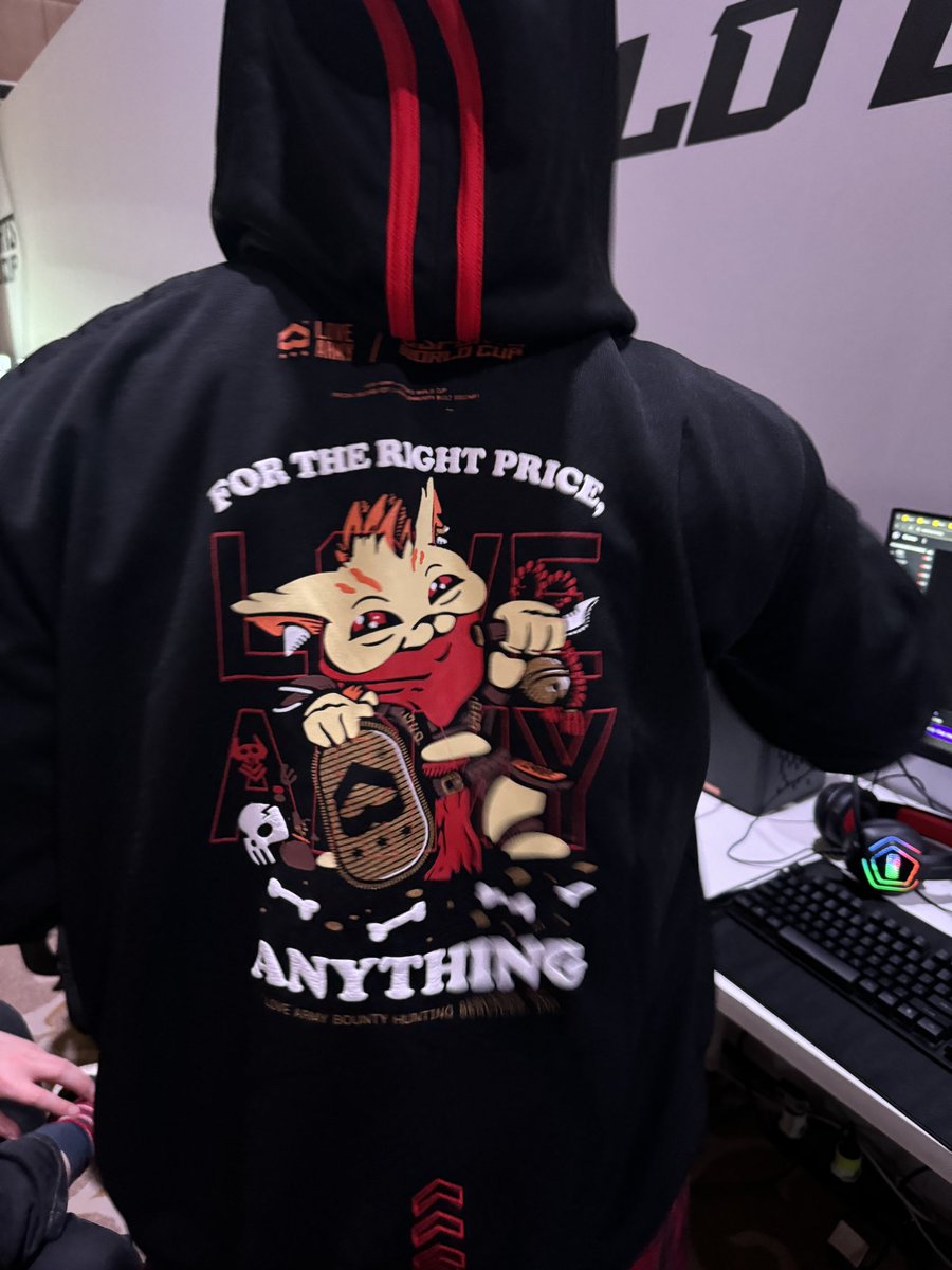 SheeverGaming's tweet photo. The merch by @LoveArmy and @kenoshtan looks absolutely sick! High quality and super cool designs 🤩😍🤩😍 https://t.co/hN0ZQ1RerA
