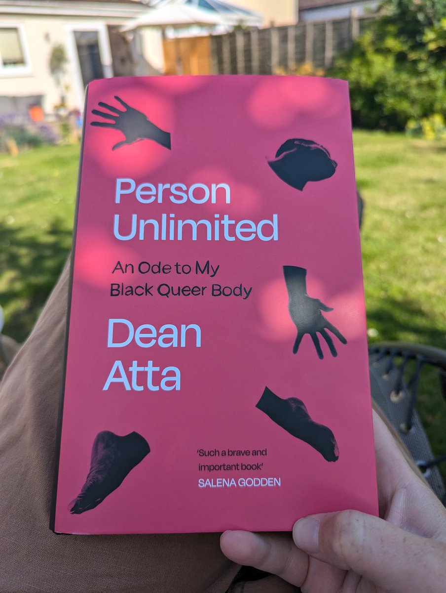 Holly Davis tweet media