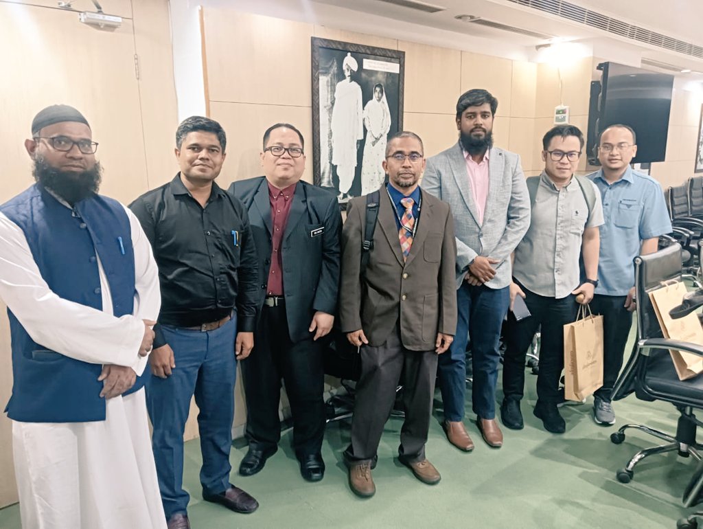 HaSIL17065's tweet photo. Delegates from @DVSMalaysia &amp; @MyJAKIM visited @APEDADOC on 15.07.2024 regarding their inspection mission for compliance audit of meat establishments in India.

Shri Mohd Moazzam, Secretary General, @Halal17065 attended the Meeting for exploring the future business opportunities. https://t.co/yOgtoxoCLX