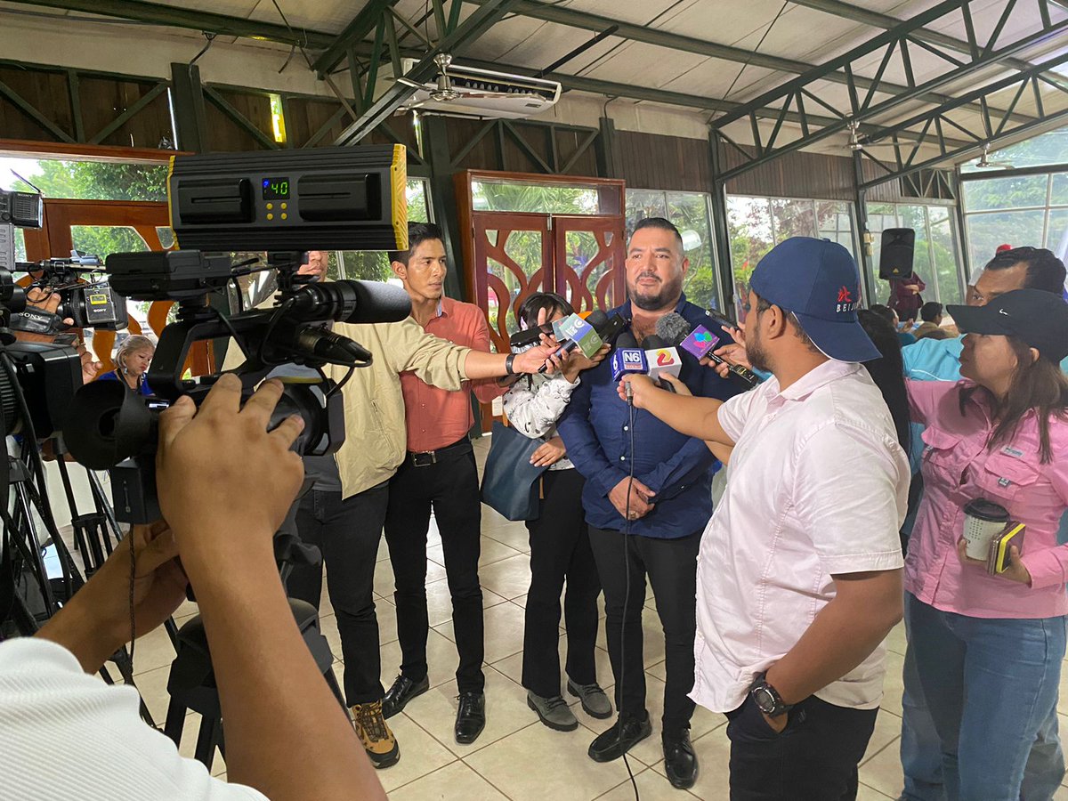 CorazonFusil's tweet photo. Encuentro Nacional de Cooperativas Cooperativismo y Revolución, Centro de Formación para Emprendedores Tomas Borges Martínez del Parque Nacional de Ferias.
#4519LaPatriaLaRevolución https://t.co/720hTzO8x6