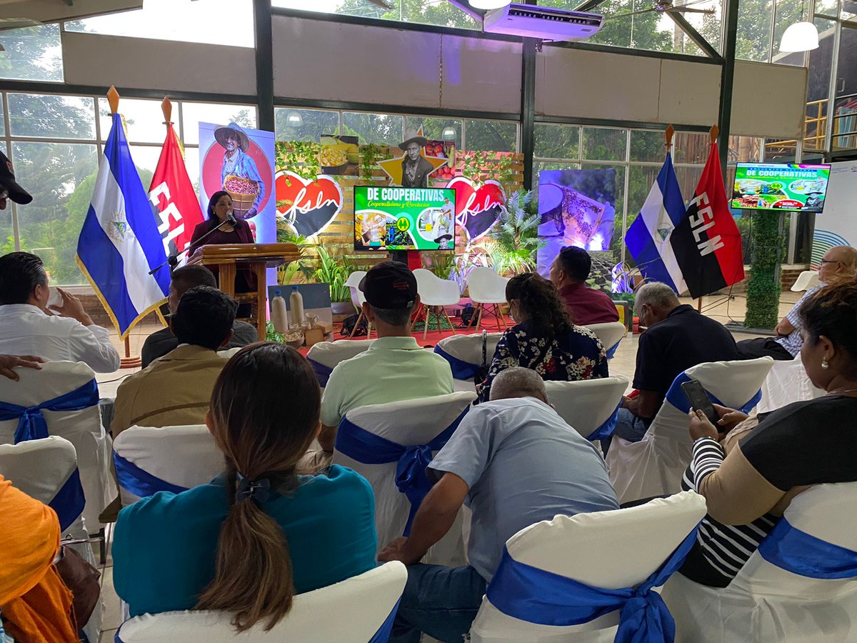CorazonFusil's tweet photo. Encuentro Nacional de Cooperativas Cooperativismo y Revolución, Centro de Formación para Emprendedores Tomas Borges Martínez del Parque Nacional de Ferias.
#4519LaPatriaLaRevolución https://t.co/720hTzO8x6