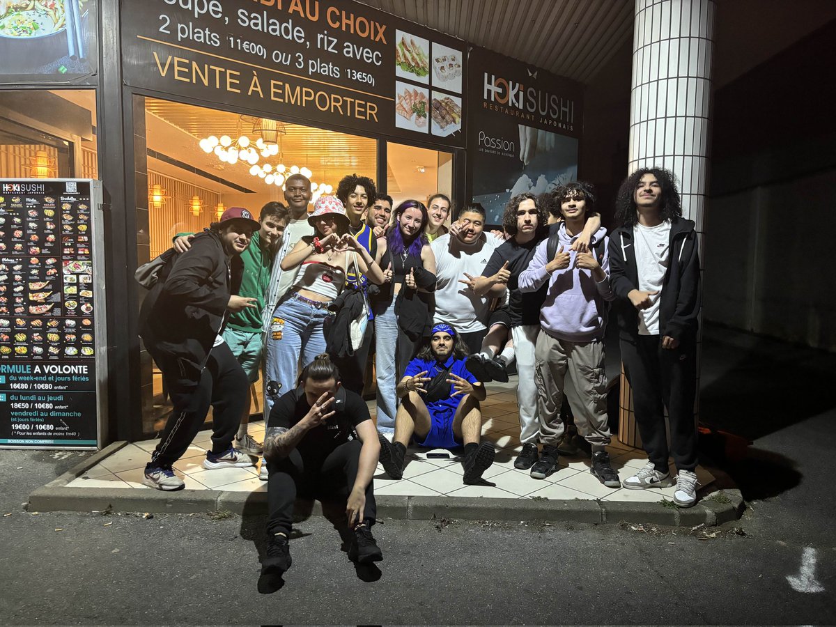 itsnojuice_'s tweet image. Même si y avait pas de tournoi Splatoon cette année j'ai passé un incroyable week-end (malgré toutes les galères 🤠) merci à tous ceux qui ont rendu cette JE et ce séjour inoubliables (dans tous les sens du terme) ❤️❤️❤️ (et OUI mon tweet a BUG du coup je republie AVEC photos 👎)