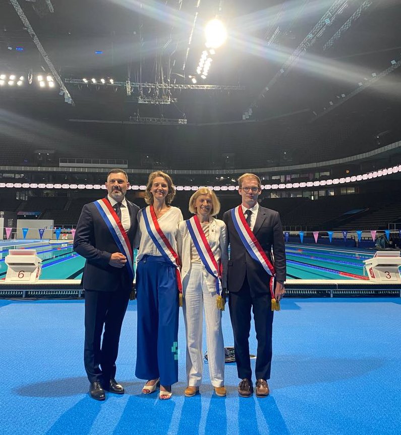 iacovellixavier's tweet photo. Avec le Premier Ministre @GabrielAttal et mes collègues parlementaires nous avons visité le site @ParisLaDefArena qui accueillera dans 12 jours les épreuves de natation olympique. 
#jeuxolympiques
@priscathevenot @celinecalvez @PierreCazeneuve @iflorennes92 https://t.co/Qo2m9kja7X