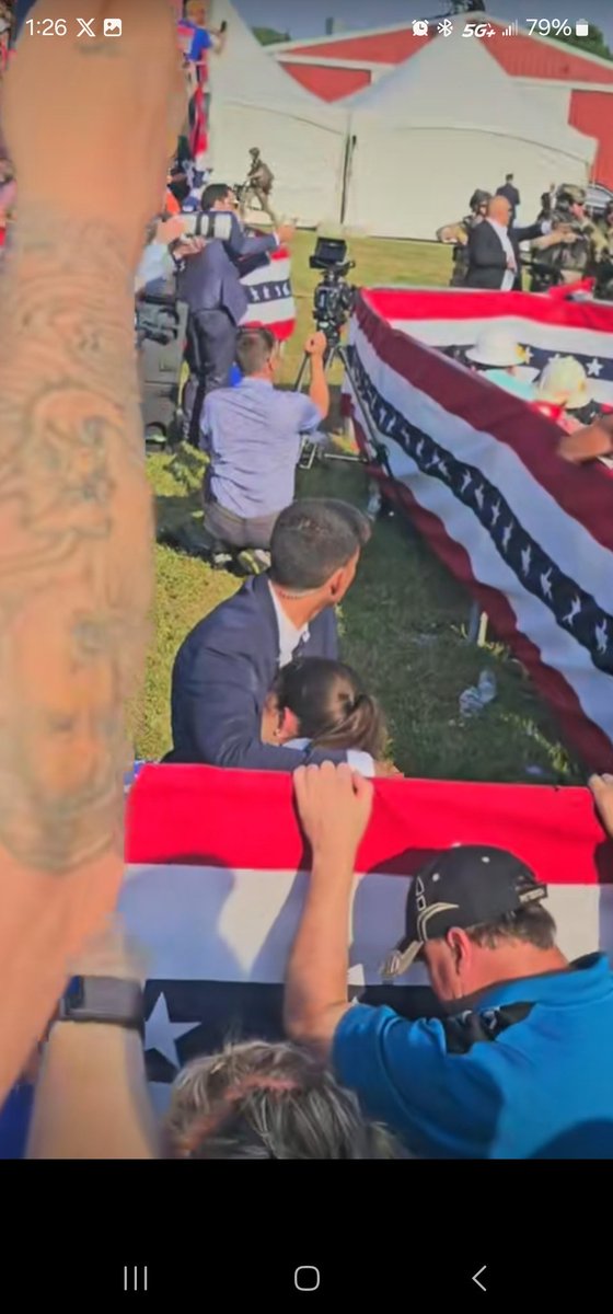 passion_4truth's tweet photo. @mikeroweworks @almostjingo I've been wondering who she was. I took screenshots of them from another video. He stayed for a good while holding her. U could see she was in total shock. https://t.co/zre9NjX0Vx