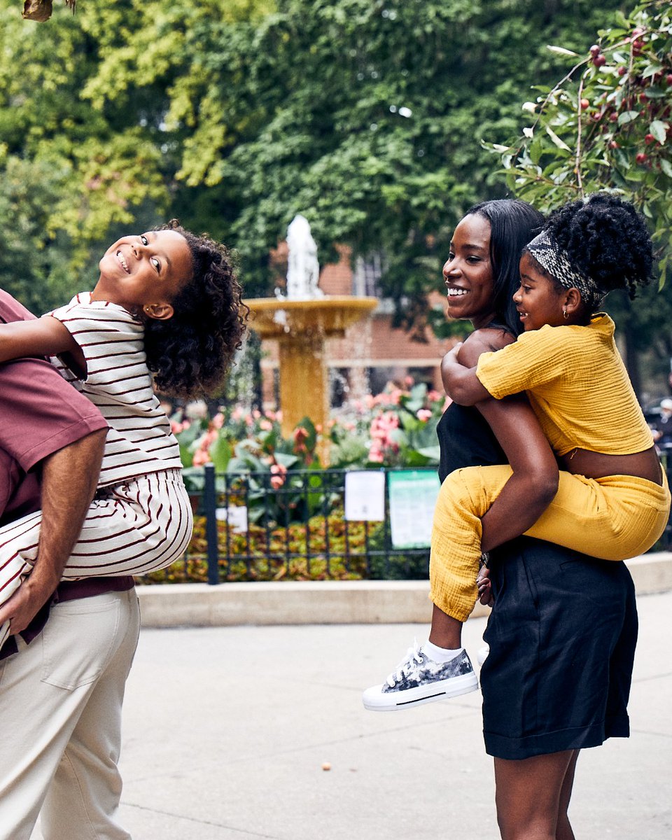 FSChicago's tweet image. Chicago thrives during the Summer with plenty of family-friendly outdoor activities for all to enjoy. #FSChicago is conveniently situated on Chicago’s bustling Gold Coast affording our guests a world of opportunities to create new memories.