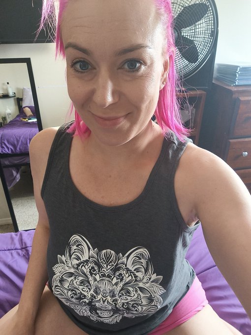 Feeling a bit better today, and back at it taking calls 😜 let's play https://t.co/A0dAGhzVdn<a href="/tag/workinggirl"class="tags"><span>#workinggirl</span></a><a href="/tag/paythembills"class="tags"><span>#paythembills</span></a>