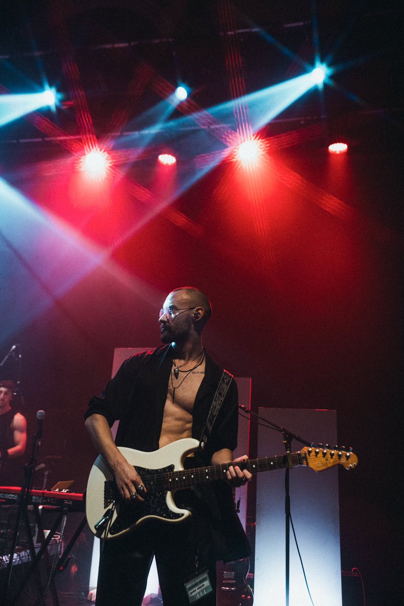 Bury, you were something truly special. We had an absolute blast, and this might just be one of our favorite shows ever. We can’t wait to hit the stage again and take it up a notch. Next stop: festivals! 🖤🖤

Shot by @reece_pinches_