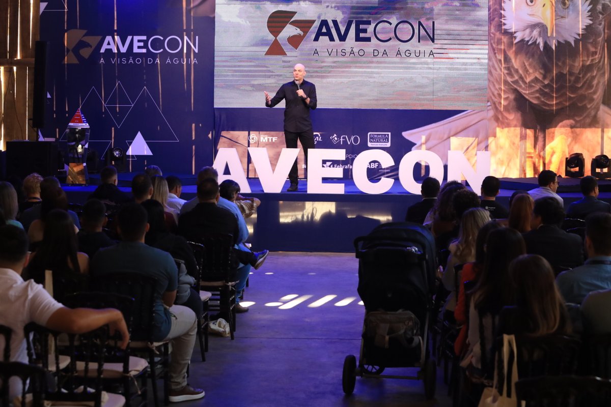 sebraegoias's tweet image. Sebrae Goiás e grupo AVE realizam conferência transformadora para franquias na Avecon. O evento reuniu cerca de 300 pessoas para palestras motivacionais e uma feira com produtos de diversos segmentos. #sebrae #sebraegoiás
