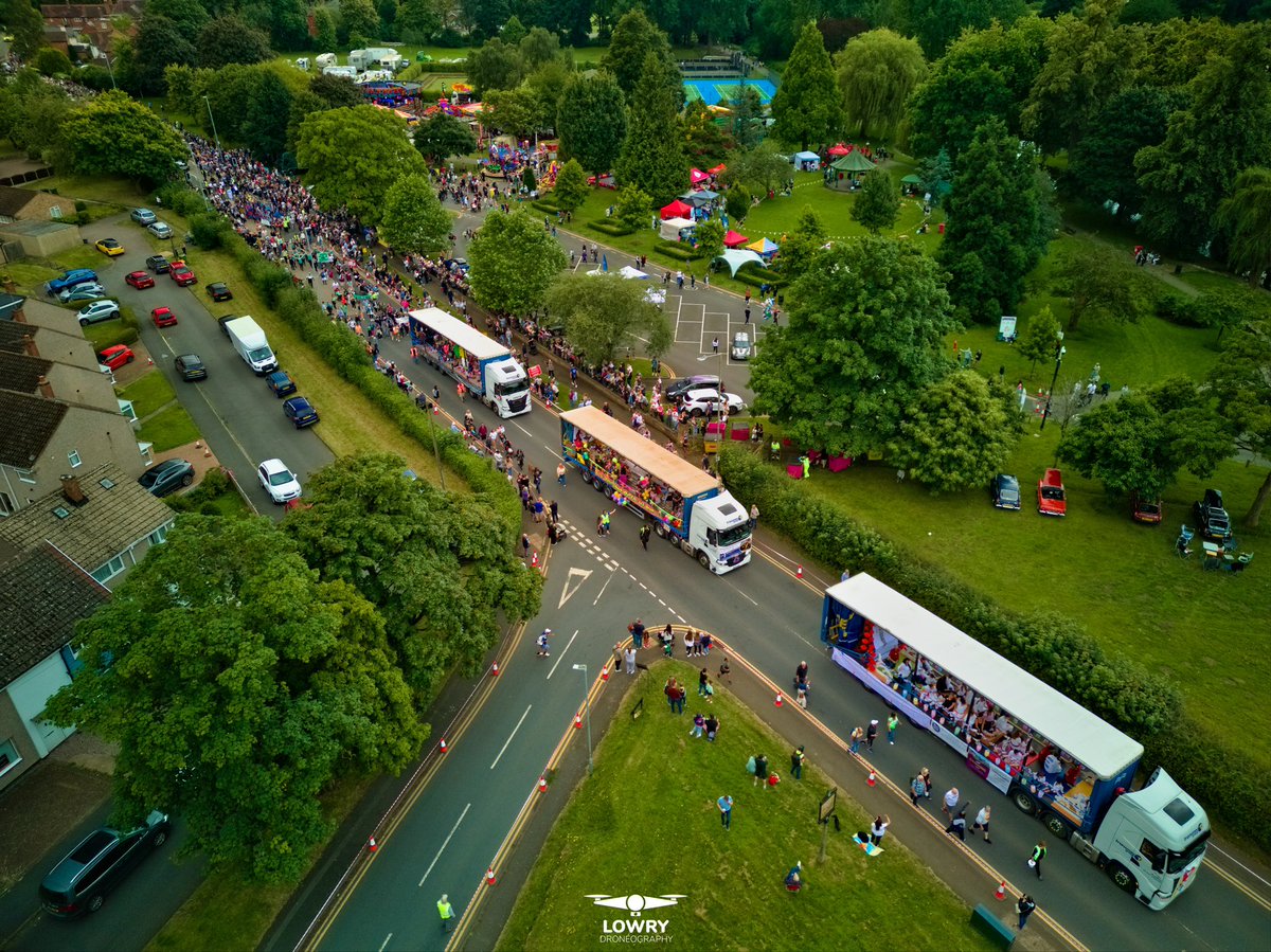 Lowry Droneography tweet media