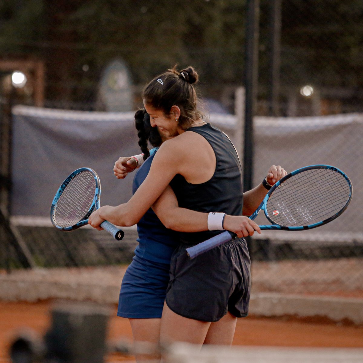 kirschbaumarg's tweet photo. Jazmín Ortenzi, del #TeamKirschbaum 🍒, se consagró campeona 🏆 de dobles del #W15Lujan 🇦🇷 junto a Lucciana Pérez 🇵🇪. Además, llegó hasta las semifinales de singles. ¡Felicitaciones @JazOrtenzi!
📷: Omar Rasjido | AAT https://t.co/ATyyNfJp6o