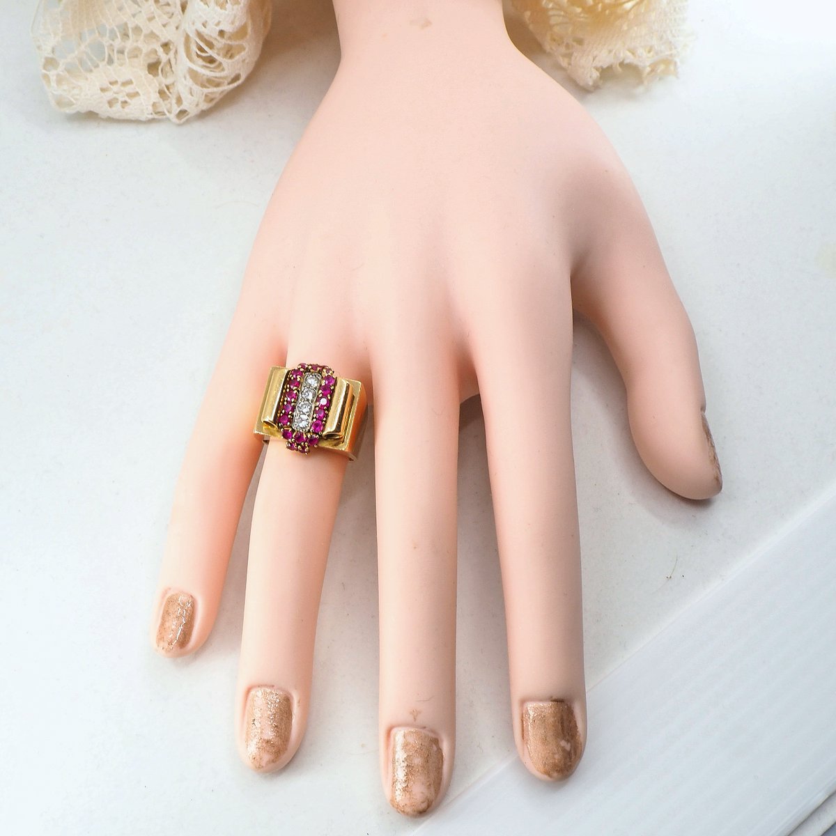 MyArtObjects's tweet image. rubylane.com/item/1368903-R…
Massive Art Deco tank ring in 18K solid gold with diamonds and red paste stones Fully stamped
#18Ksolidgold #naturalgems #diamonds #genuineperiod #deco #massivegold #stamped #hallmarked