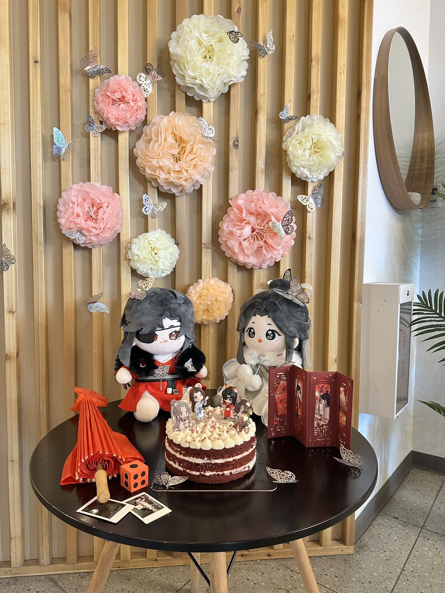 danmeiyeg's tweet photo. Thanks to everyone who came to celebrate HC and XL’s birthdays yesterday! https://t.co/HlJEuzBAyR