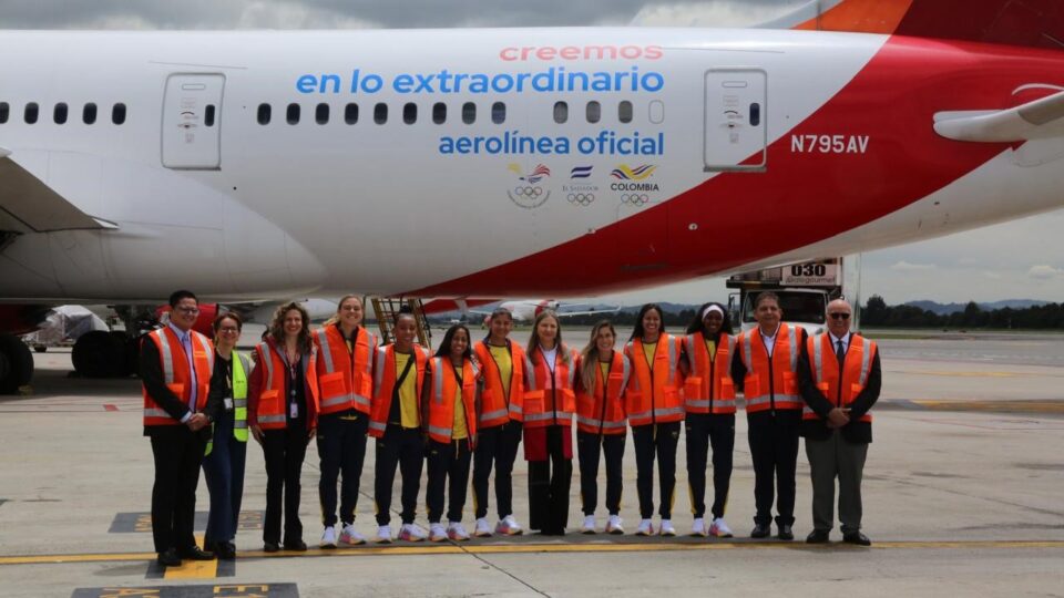 OlimpicoCol's tweet photo. 🛫 De Bogotá a París, la ruta olímpica de Avianca 🇨🇴🇫🇷

📰: https://t.co/jaMPiLctdg https://t.co/ihlHIifHTJ
