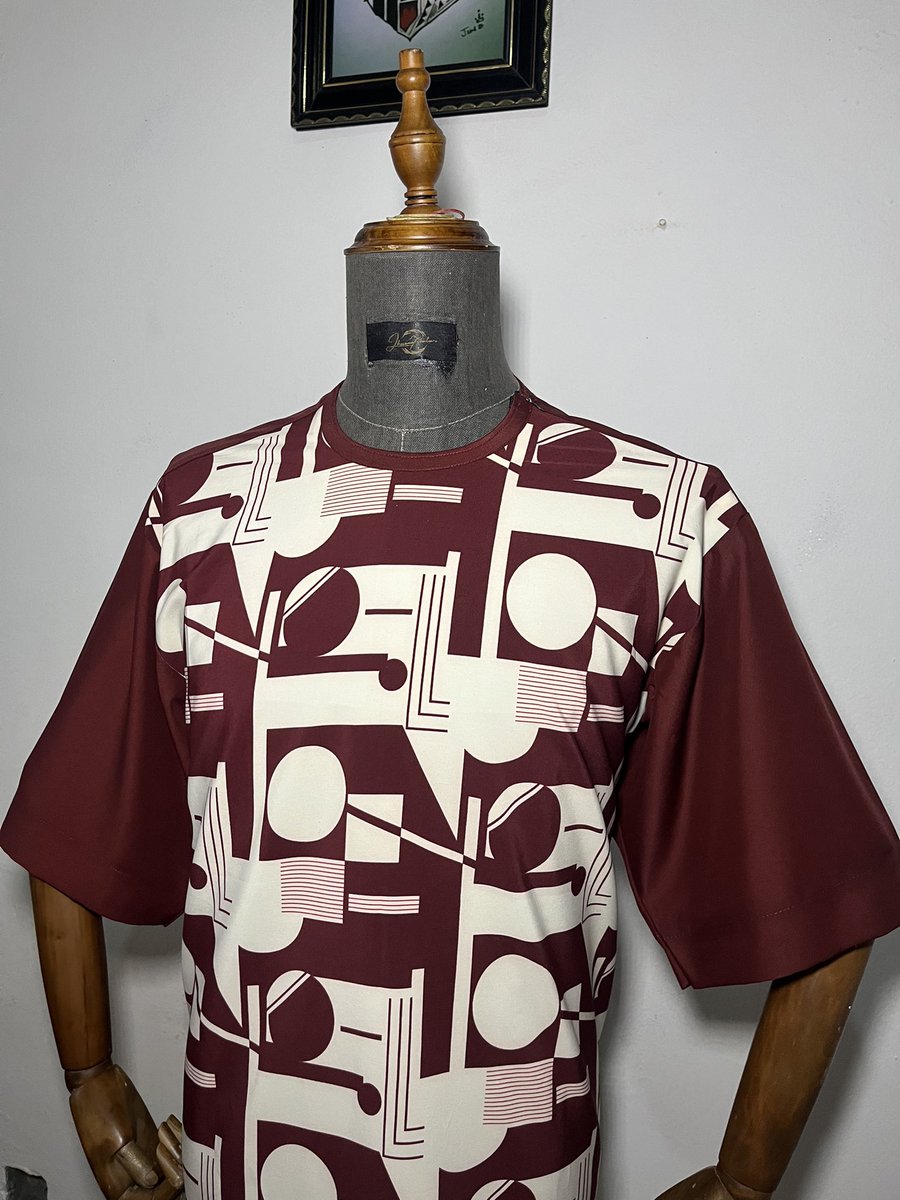 JHUNNESCOUTURE's tweet photo. Wine red Vintage senator…vintage material matched with the right red ! 
It’s a must have, I tell you and it’s stylish

Interested send a dm
Available on preorder 
Available in different colors and styles 🪡🧵
Bespoke only ! 

Na me Jhunnes couture Dey run am🧵🪡 https://t.co/O7fnQ6p4Cu