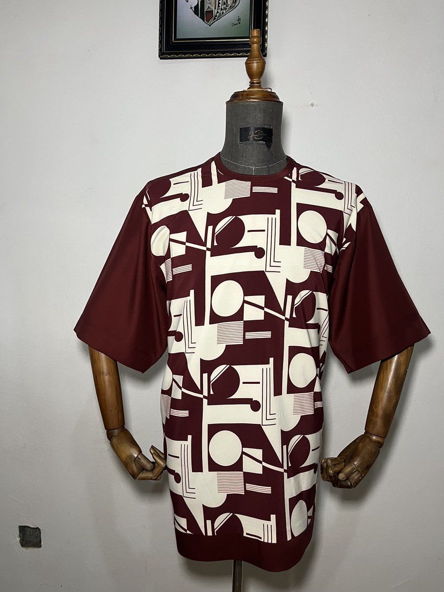 JHUNNESCOUTURE's tweet photo. Wine red Vintage senator…vintage material matched with the right red ! 
It’s a must have, I tell you and it’s stylish

Interested send a dm
Available on preorder 
Available in different colors and styles 🪡🧵
Bespoke only ! 

Na me Jhunnes couture Dey run am🧵🪡 https://t.co/O7fnQ6p4Cu