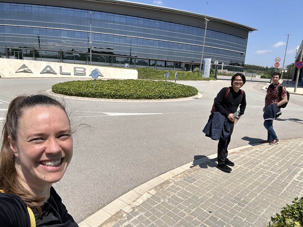 MadeleenBrink's tweet photo. ⁦@ucddublin⁩ PhD students en route to ⁦@ALBAsynchrotron⁩ for #CLEXM training! #UCD #MarieCurie #ALBA #Softxraytomography https://t.co/D5Ra0CzsyA