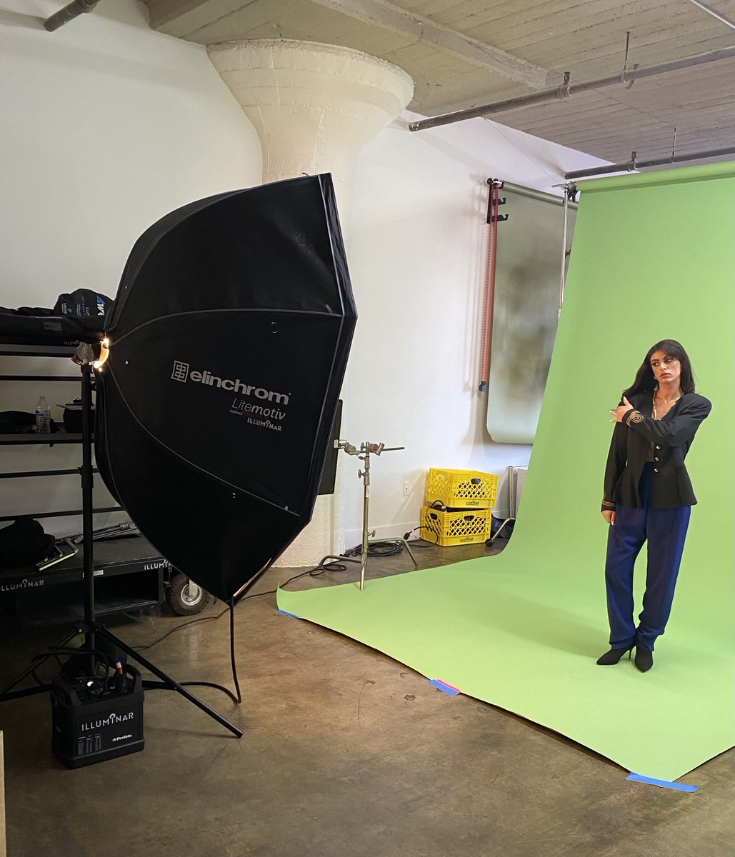illuminarLA's tweet photo. Behind-the-scenes magic with @Elinchrom! 🌟📸 Click https://t.co/gtAlUUqrXq in the bio to rent Elinchrom's unbeatable softboxes.

#IlluminarLA #FocusYour Vision #Elinchrom #StudioLighting #SoftboxMagic #Photography #LightingSetup #PhotoShoot #LightShaping #ProLighting https://t.co/6qGbh7sWUQ