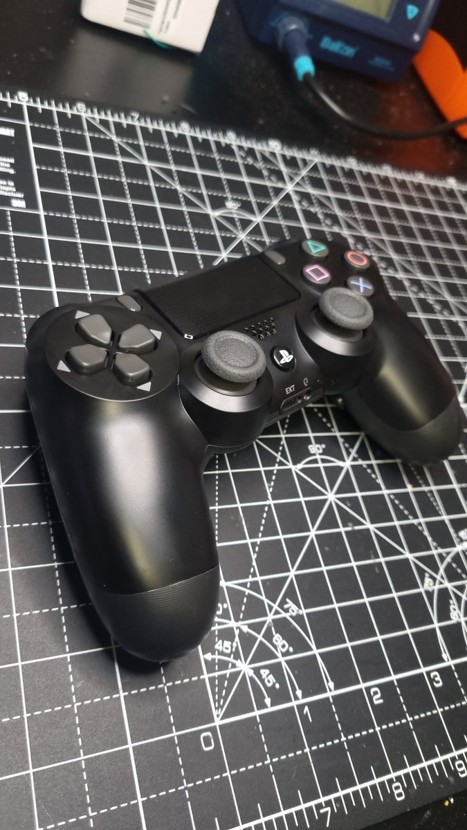NovaCNTRL's tweet photo. Our latest PS4 Nova Synergy Pro Controller with clicky Triggers, bumpers and 2 back buttons mapped to X and O! 

#ps4 #dualshock4 #mod #backbuttons #clicky #procontroller #Pro #Controller #custom https://t.co/Z9ajjkHcVi