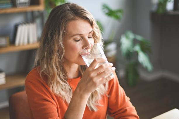 DrCiaoBella's tweet photo. Tip: Drink plenty of water throughout the day to keep your skin hydrated from the inside out. Hydration helps maintain elasticity and plumpness. https://t.co/cYtutE0C7e