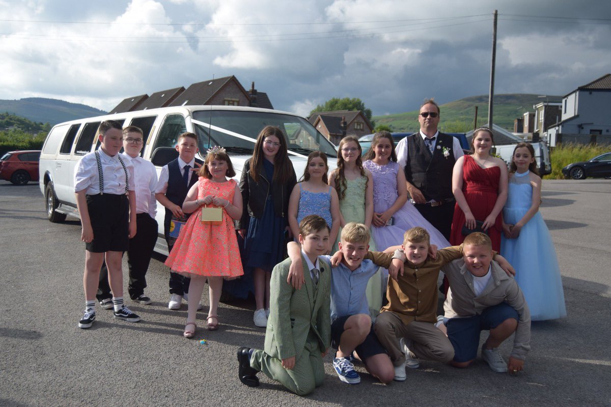 LlangynwydS's tweet photo. Wishing a very happy last week in Primary School to this beautiful bunch whose wings are firmly in place ready for them to soar off to secondary school! We could not be prouder of every single one of you, what a joy you have been 🥰🌟💫🚀 We hope you enjoy your ‘Leavers Week’ 🏄‍♀️ https://t.co/5Lz5qAP6Yi