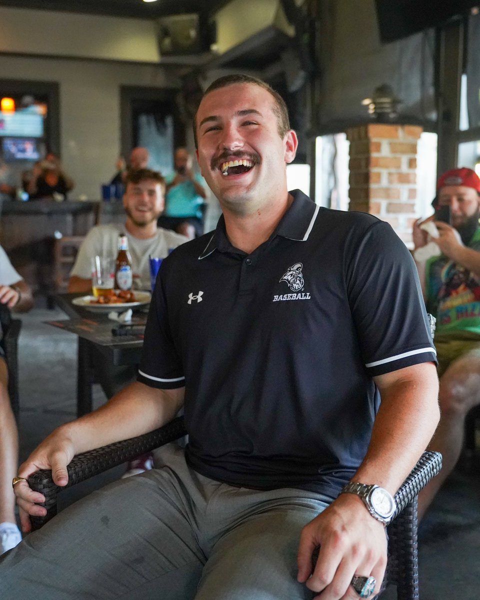 CoastalBaseball's tweet photo. Dreams to reality👏

Check out the exact moment our very own Derek Bender found out he is now a Minnesota Twin

#SELFLESS #RELENTLESS 
#TEALNATION I #MLBDRAFT https://t.co/ZIUtcKtl2O