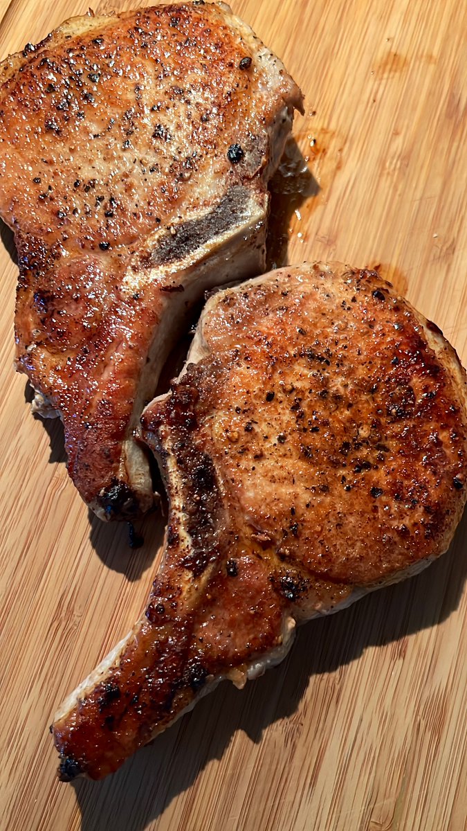 c_barn8's tweet image. Let ‘em rest

#PorkChops