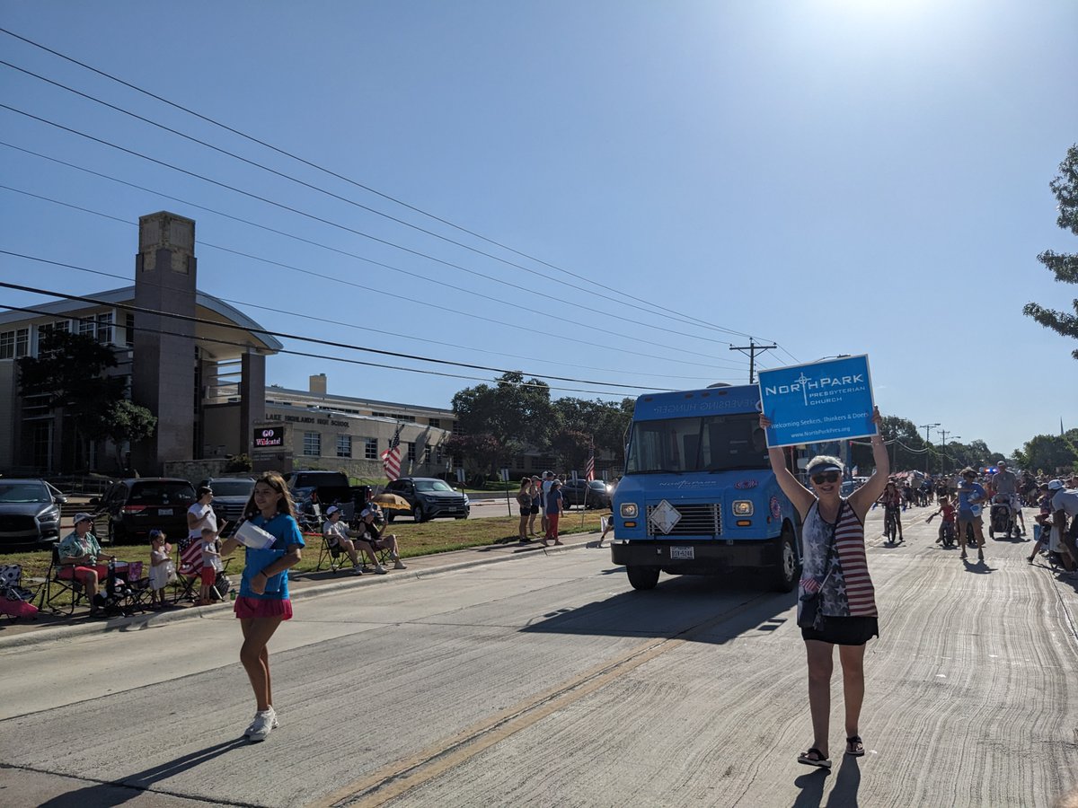 ReversingHunger's tweet photo. 6d
Thank you to all of our volunteers who helped to decorate the Reverse Food Truck (NorthPark's "float") and participated in the Exchange Club of Lake Highlands 4th of July parade recently! https://t.co/b8n2CMk6o2