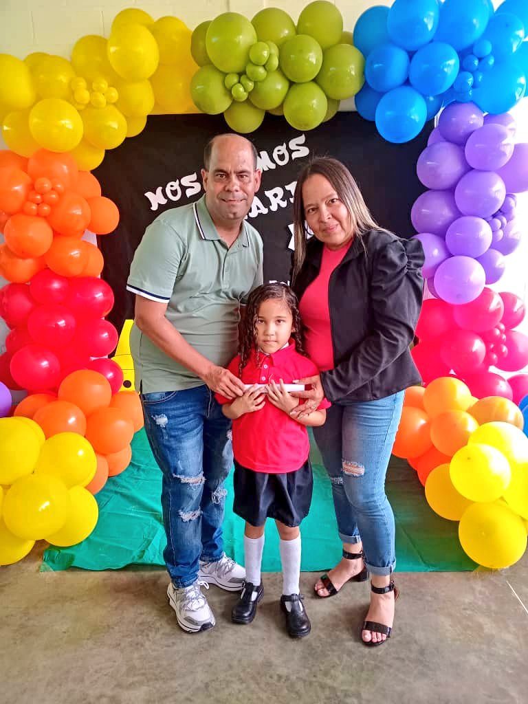 info_mppe's tweet photo. ✅📝 #NotiMPPE | Niños y niñas de diversas instituciones educativas del Mcpio. Santos Michelena de #Aragua, participaron de su respectiva promoción de educación inicial.
Vía: ➡️ @CDCEAragua
@_LaAvanzadora
@MPPEDUCACION
#CrecimientoProductivo https://t.co/hAGhDWArVl