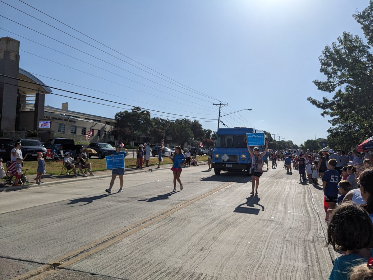 ReversingHunger's tweet photo. 6d
Thank you to all of our volunteers who helped to decorate the Reverse Food Truck (NorthPark's "float") and participated in the Exchange Club of Lake Highlands 4th of July parade recently! https://t.co/b8n2CMk6o2