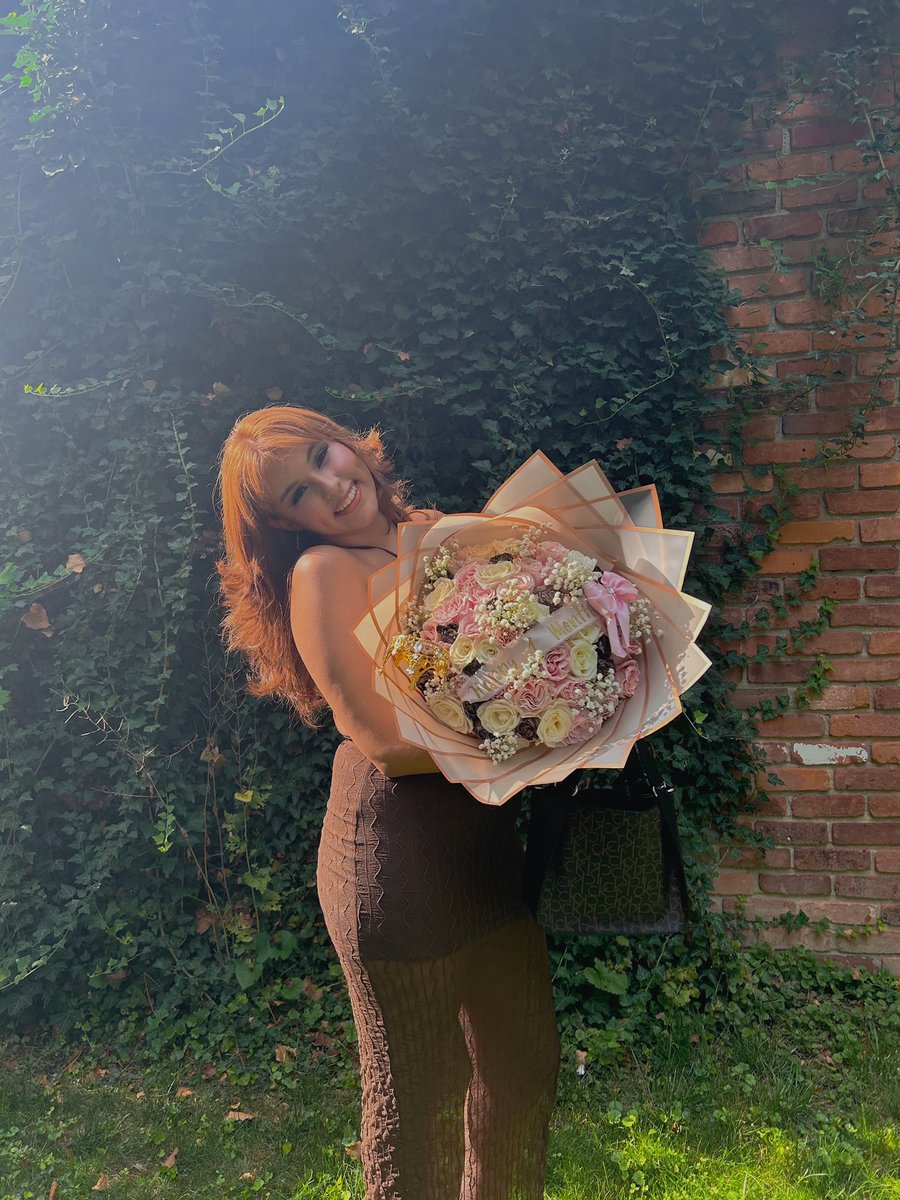 mishellyyy's tweet image. babys first ramo buchon💐🙈