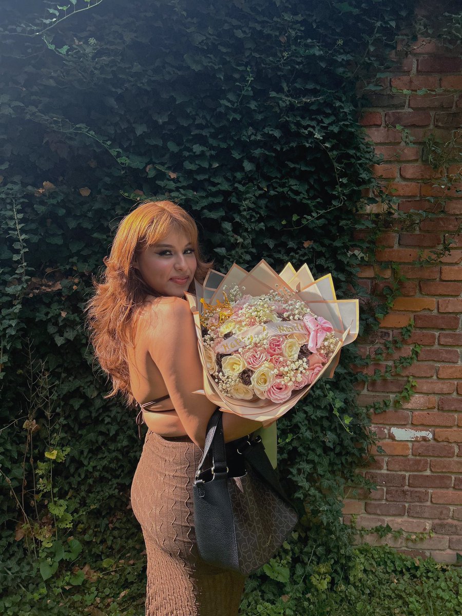 mishellyyy's tweet image. babys first ramo buchon💐🙈