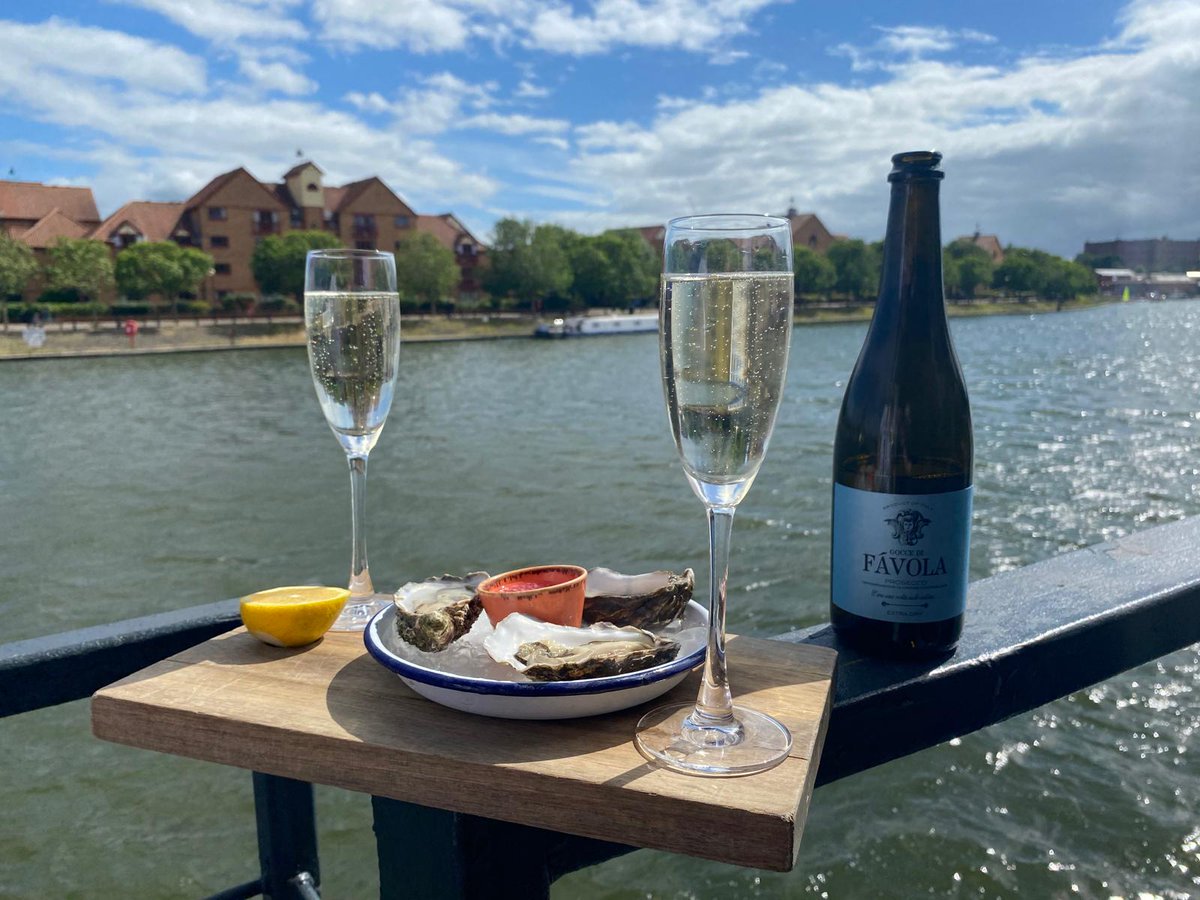 This Friday enjoy a trio of oysters and a glass of prosecco.

All this for just £12, now that's how you celebrate the weekend.