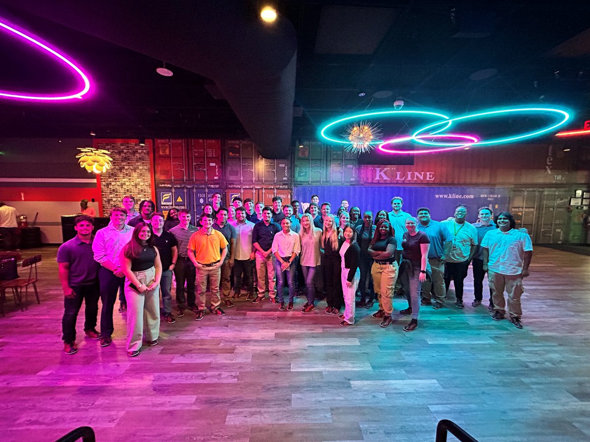 HenselPhelps's tweet photo. Our teams across the country welcomed our interns for a memorable first day of their careers.
Take a look at how their first day went!
#WelcomeDay #HenselPhelpsInterns #HenselPhelpsInternships #ConstructionInternships #WelcomeInterns https://t.co/5Fq0ExkEL6