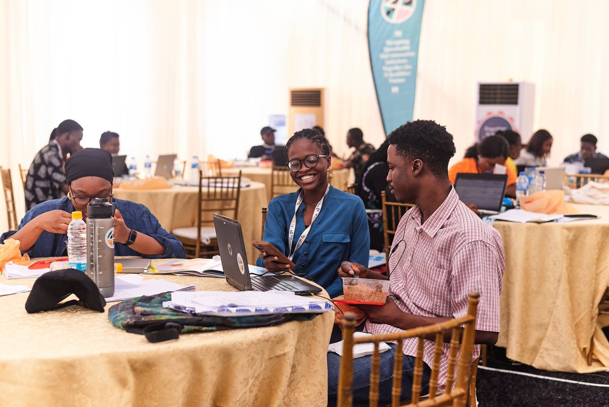 4GWorg's tweet image. Here you go😊

Here are some of our favorite pictures from #MegaBootcamp 

@4cbycorg let&apos;s have yours