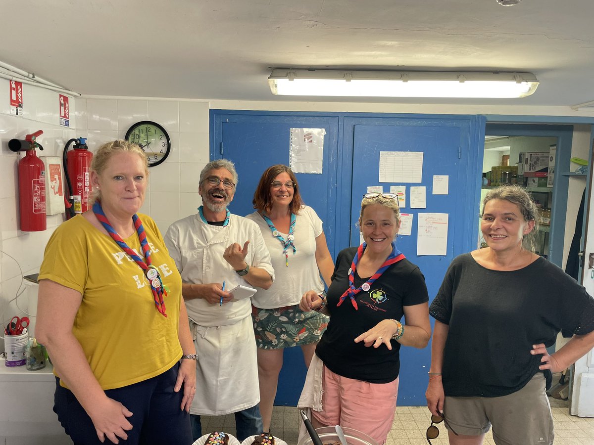 EEDF_merignac's tweet photo. Déjà une semaine de camp pour nos jeunes @EEDF_officiel en Dordogne au Moulin de Lavaure.
🤩Merci à tou•tes nos bénévoles sans qui cette belle aventure scoute et laïque ne serait pas possible.
👩🍳Un merci particulier à notre équipe de super intendant•es ! https://t.co/6LcNt2PTAq