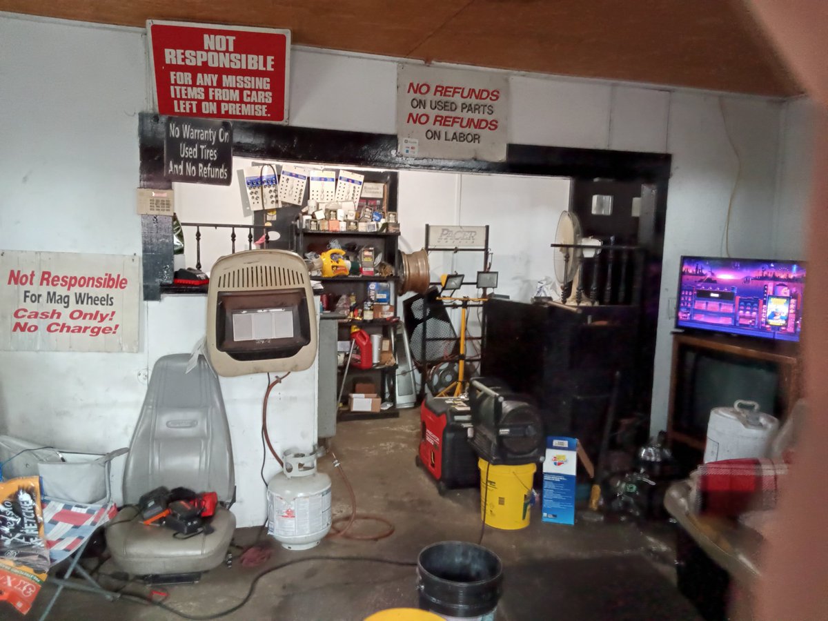 TDavis178's tweet photo. Welcome to the EMS family Slater's Tire &amp; Towing. A Safe lead that I have been trying to track down for months! His current processor made false promises and had him in a bad way. Got him signed with Dual Pricing with Paysley and Z11. https://t.co/r5NX90jlpS
