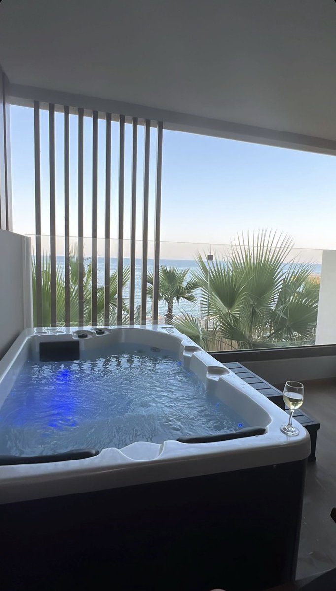 Your favorite capper would never do a $700 giveaway back to their followers💯👁️

Picking 7 more people to win $1,000 EACH who LIKE + RT this tweet🪬

MUST BE FOLLOWING🌍

#GamblingX #GamblingTwitter #AimsHQ