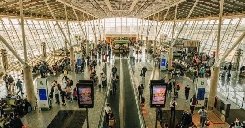 gazetadopovo's tweet photo. Brasil aparece duas vezes em ranking que elegeu os melhores aeroportos do mundo. Saiba quais são!