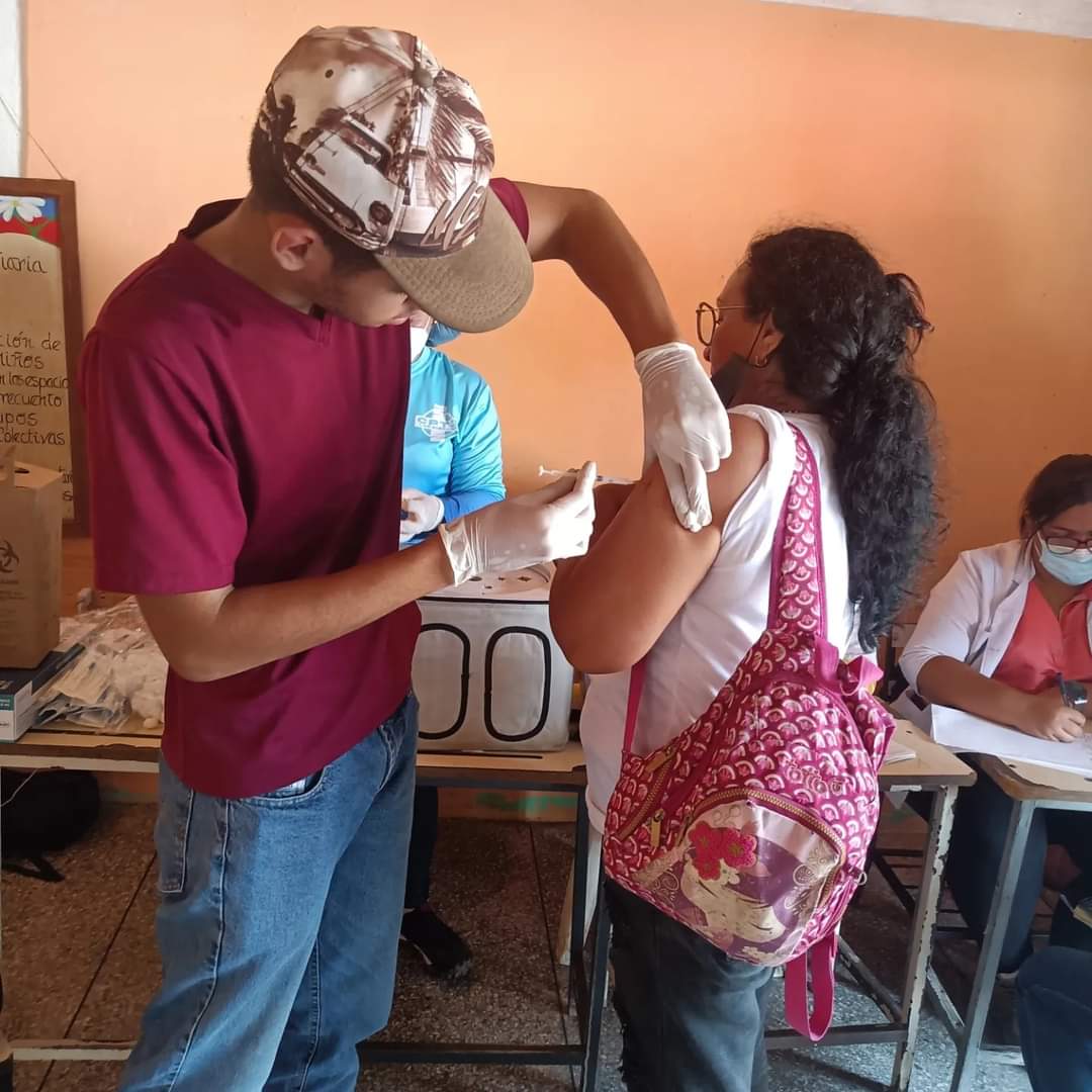 IpasmeOficial's tweet photo. ¡Renacimiento para Cumanacoa!

La Unidad @ipasme_cumana atendió a más de 3156 personas a través de la Jornada Amor en Acción para Cumanacoa, con consultas médicas y entrega de medicamentos.

#CrecimientoProductivo
@NicolasMaduro 
@_LaAvanzadora https://t.co/7TciERkZo6