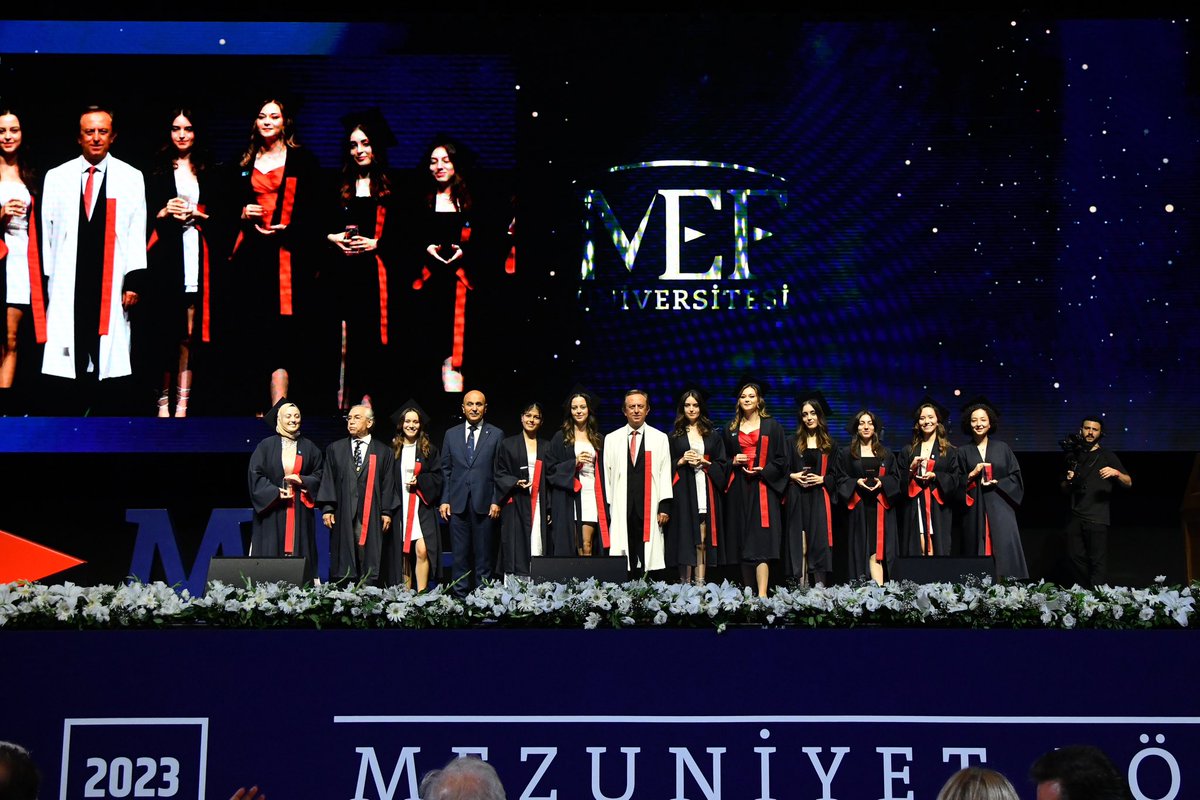 MEFuniversitesi's tweet photo. 2023-2024 Akademik Yılı Bölüm 1., 2. Ve 3.’lerimiz… 👏🏻👏🏻 Tüm öğrencilerimizi tebrik ediyoruz. ⭐️💙♥️ 🎓👩🏻‍🎓🧑🏼‍🎓👨🏻‍🎓
#MEFuniversitesi
#MEFtemezuniyetheyecani #MEF24 #MEFliOlmak #MEFmezuniyet  #İyikiMEF https://t.co/b36QcyqAaF