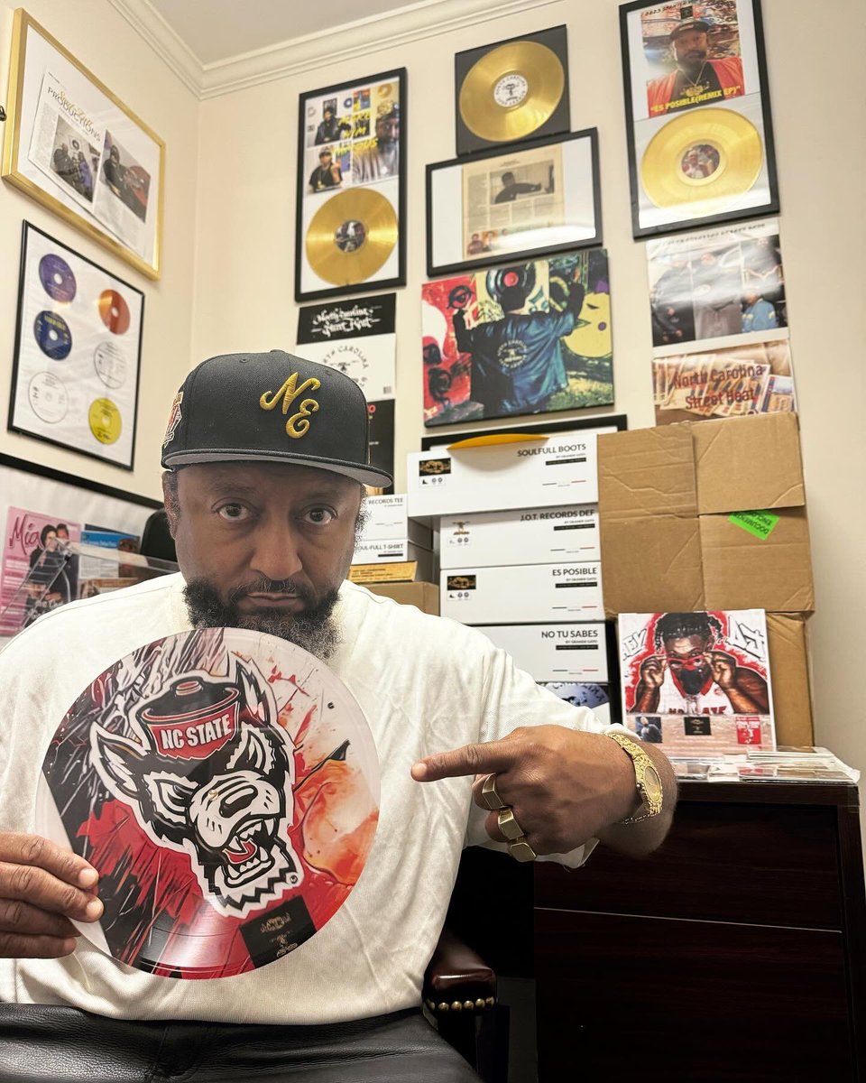 JOTRECORDS's tweet photo. “PACK F4 ANTHEM” VINYL RECORD CELEBRATING WOLFPACK MEN &amp; WOMEN’s BASKETBALL TEAMS FINAL FOUR JOURNEY.  WHY NOT US…PACK!!!! (MAY ‘96 ALUM)

#wolfpack #finalfourcelebrationsong #ncstatebasketball #collectorsvinyl #whynotus #packf4anthem #jotrecords https://t.co/ekTfL9j0OZ
